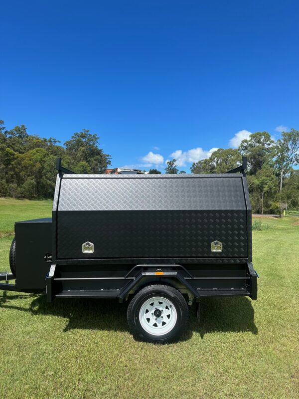 Custom Builders Trailer - Image 8